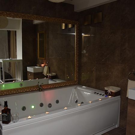 Central Business Apartments Jacuzzi Belgrado Camera foto