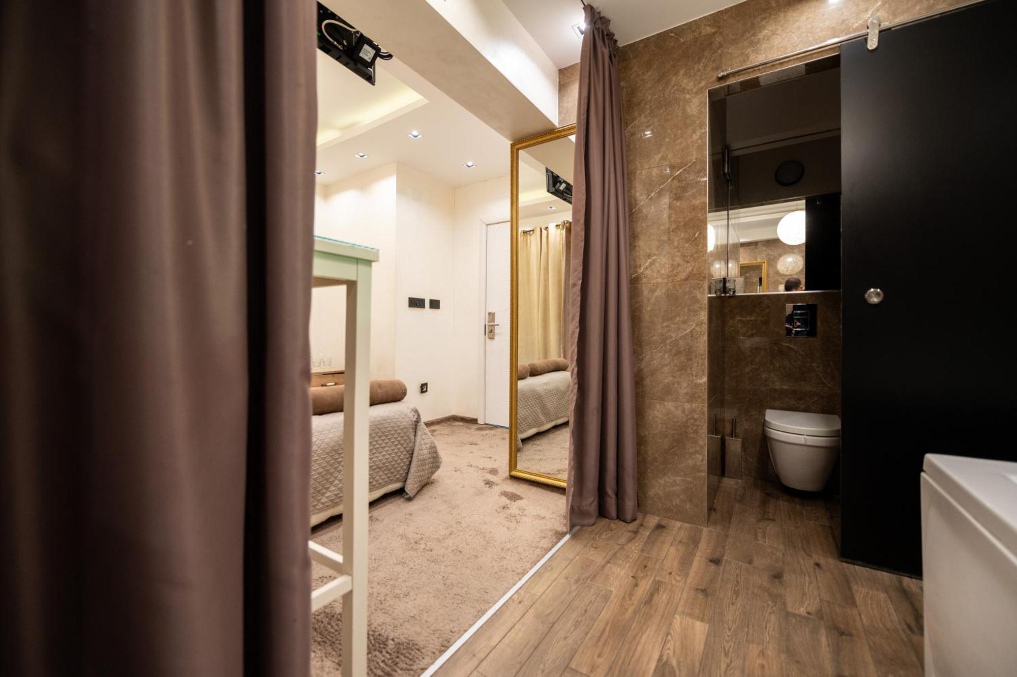 Central Business Apartments Jacuzzi Belgrado Esterno foto