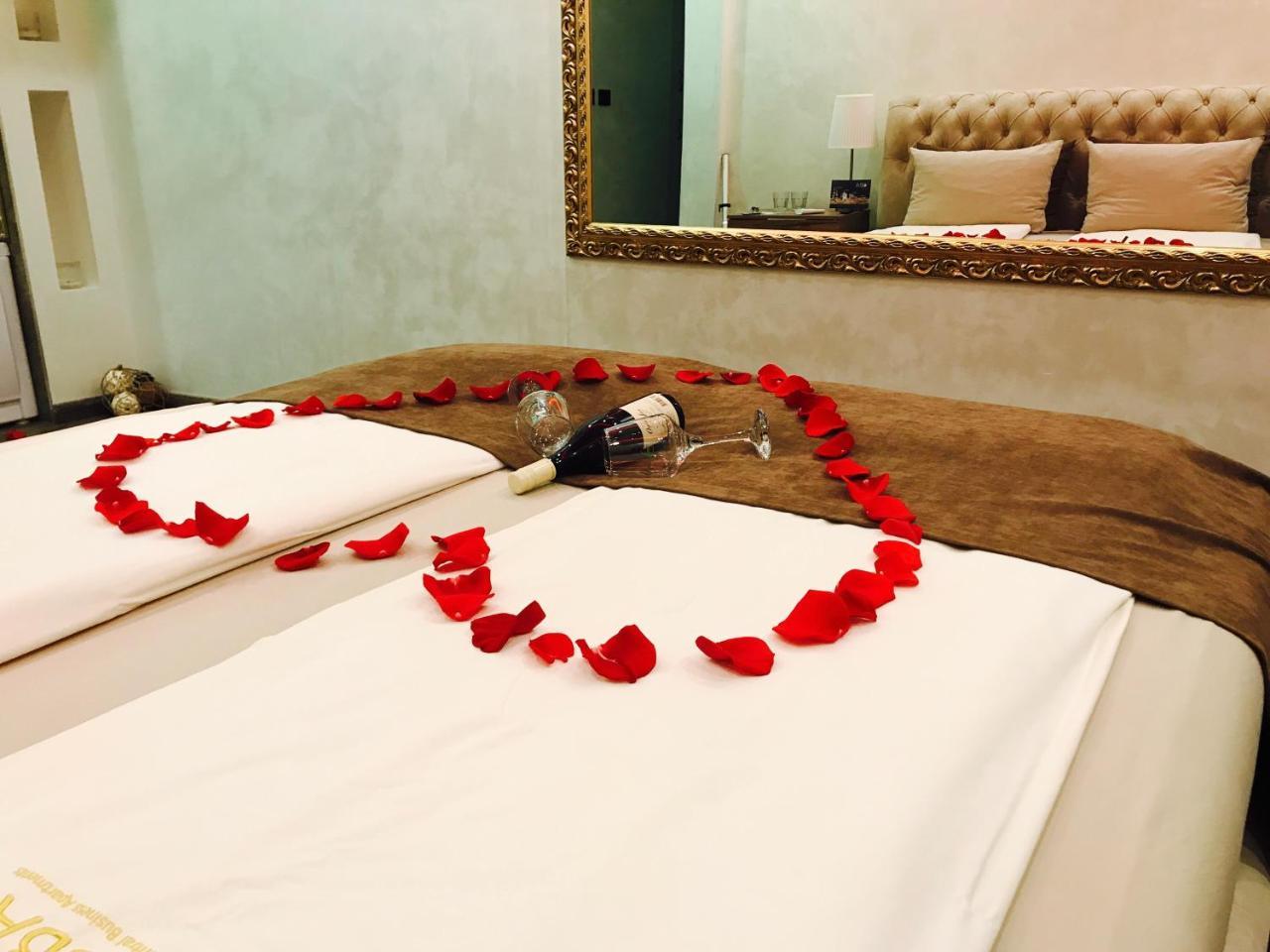 Central Business Apartments Jacuzzi Belgrado Esterno foto