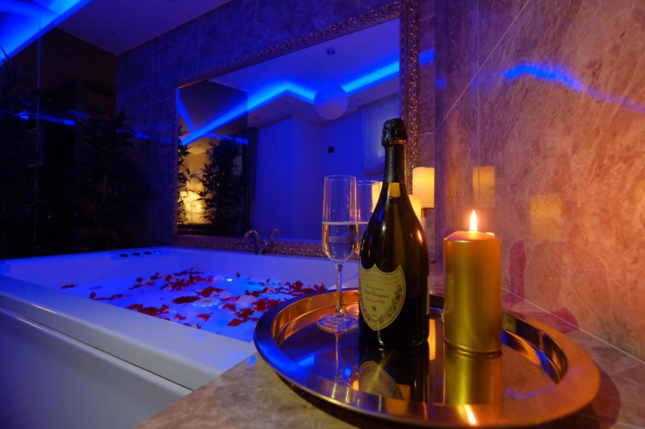 Central Business Apartments Jacuzzi Belgrado Esterno foto
