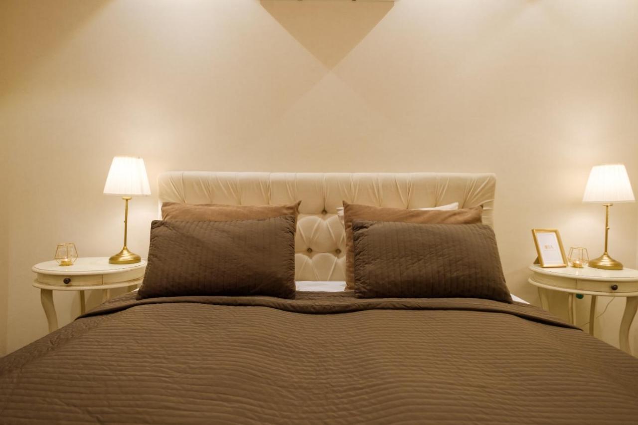 Central Business Apartments Jacuzzi Belgrado Esterno foto